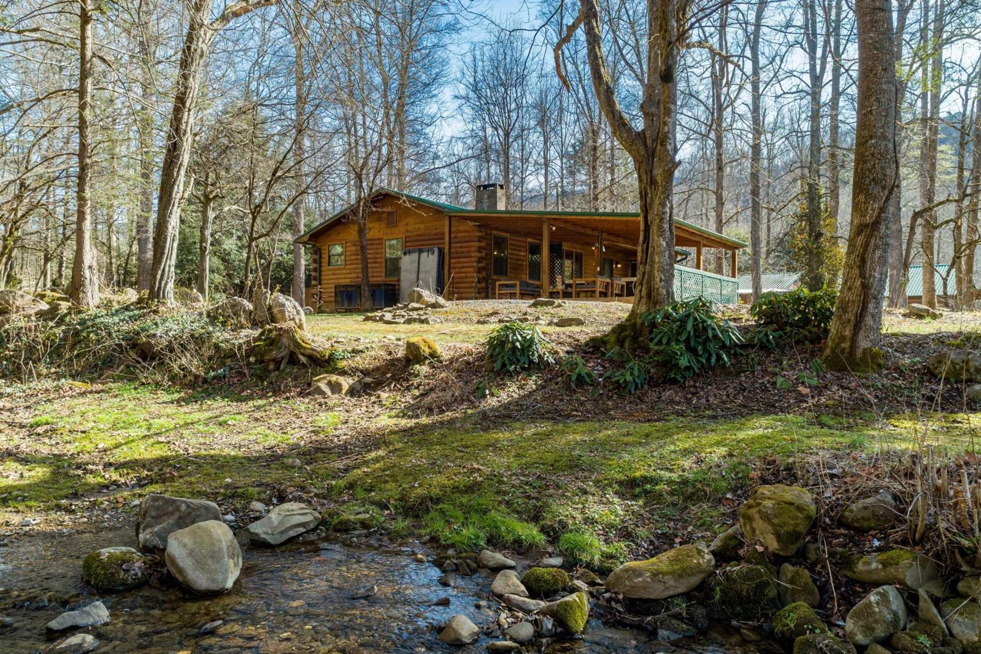 Sugar Cove By Avantstay Cabin By The River W Hot Tub Pool Table Guest House Gatlinburg Exterior photo
